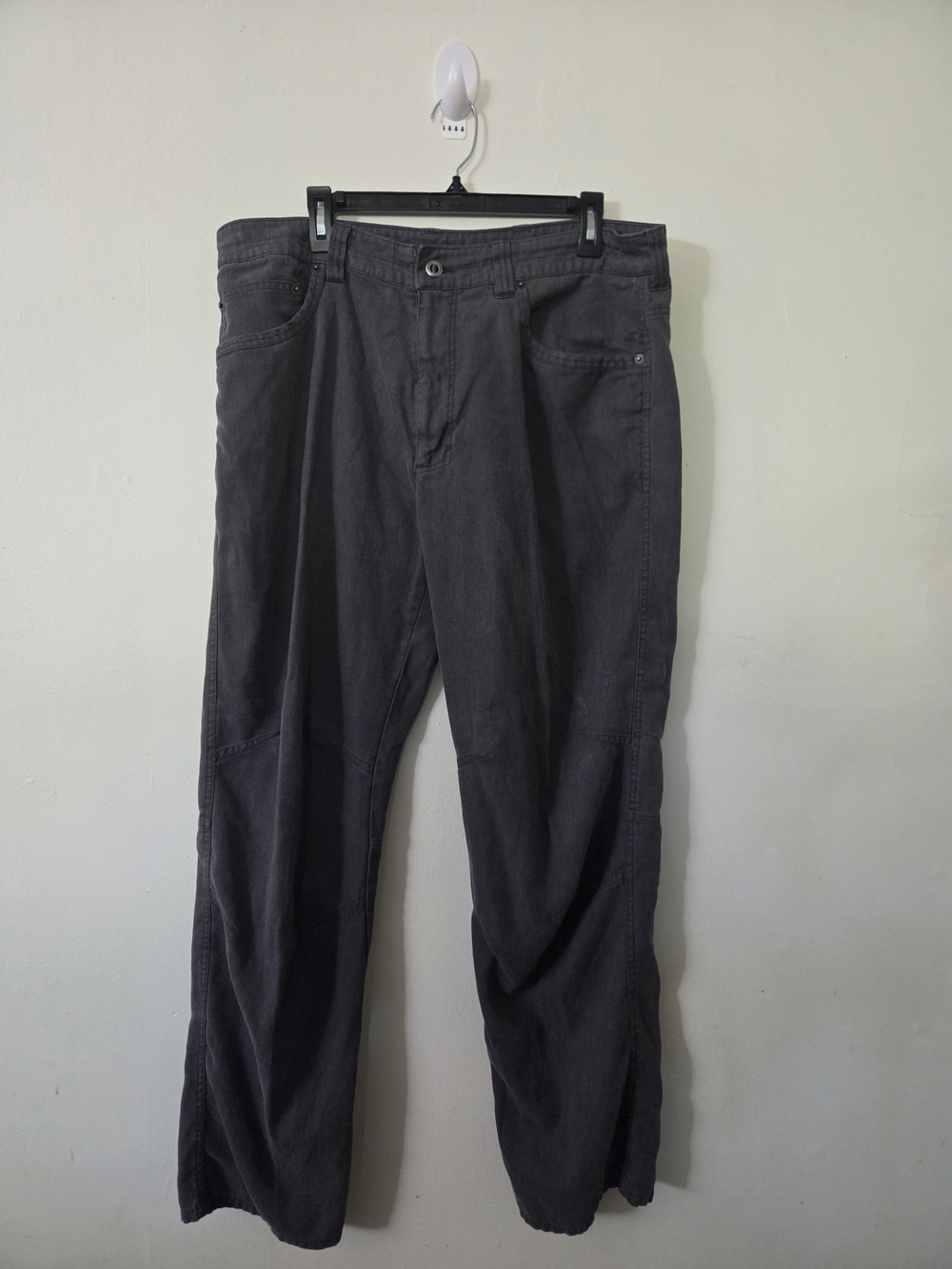 Patagonia Men's Dark Gray  Straight-Leg Pants Hemp Blend. 38x32